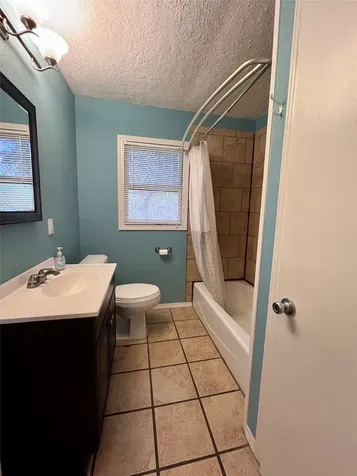 1004 N Center Street Weimar TX 78962