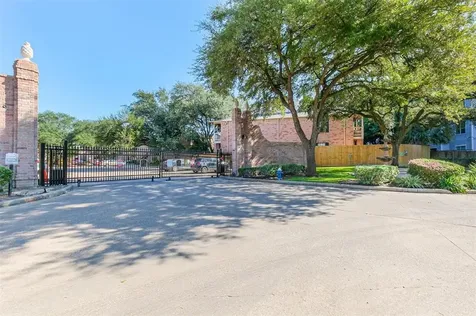 2255 Braeswood Park Drive 329 Houston TX 77030