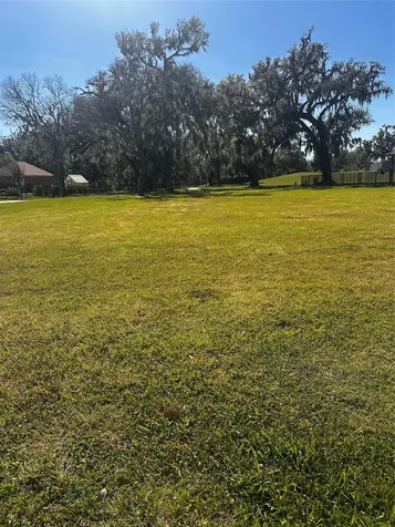 2200 Sunset Oaks Drive West Columbia TX 77486