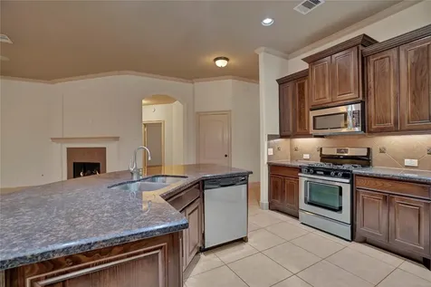 10 Tallgrass Way Spring TX 77389