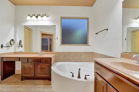 10 Tallgrass Way Spring TX 77389