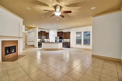10 Tallgrass Way Spring TX 77389