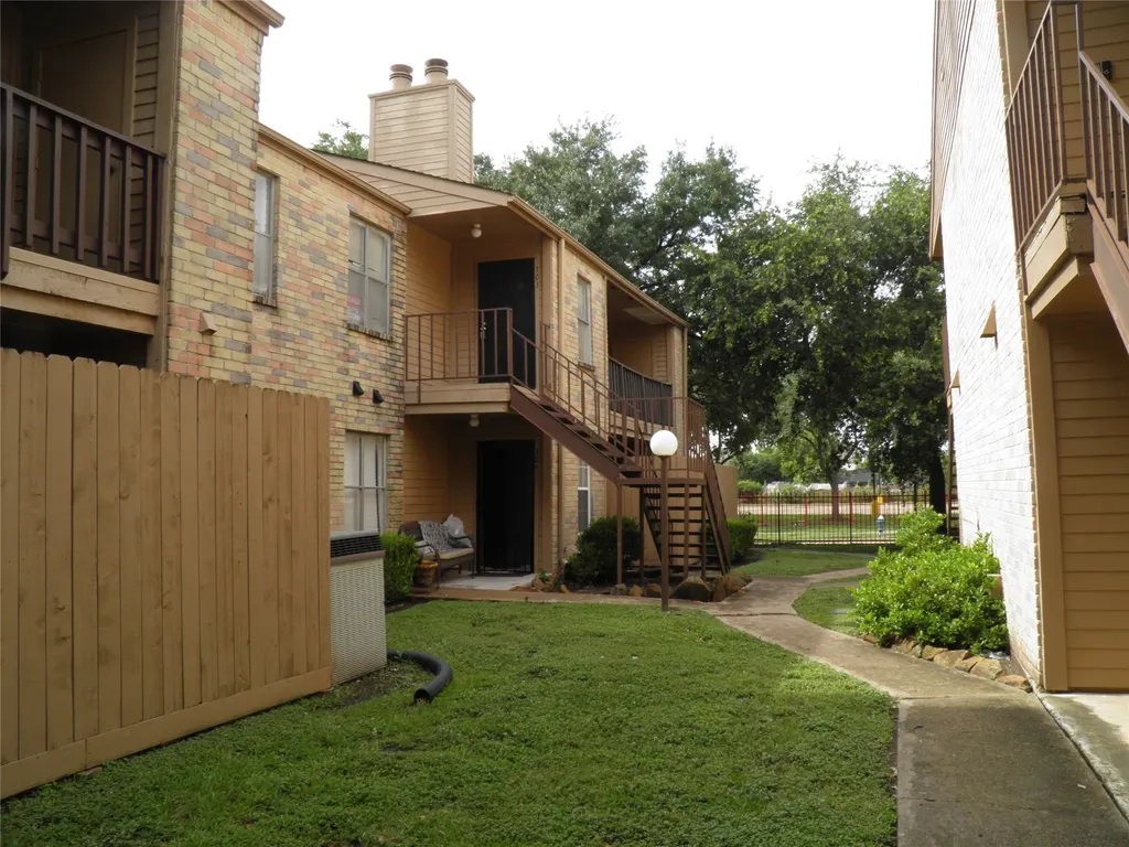 10555 Turtlewood Court 303 Houston TX 77072