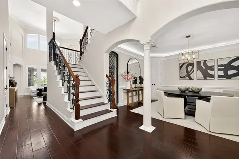 15 Veilwood Circle The Woodlands TX 77382