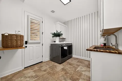 15 Veilwood Circle The Woodlands TX 77382