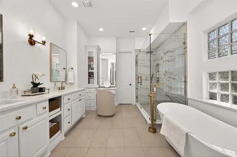 15 Veilwood Circle The Woodlands TX 77382
