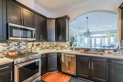 2014 Mcllhenny Street Houston TX 77004