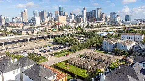 2014 Mcllhenny Street Houston TX 77004