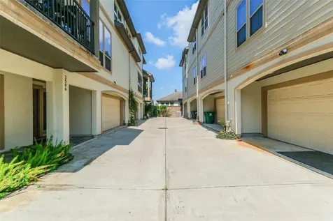 2014 Mcllhenny Street Houston TX 77004