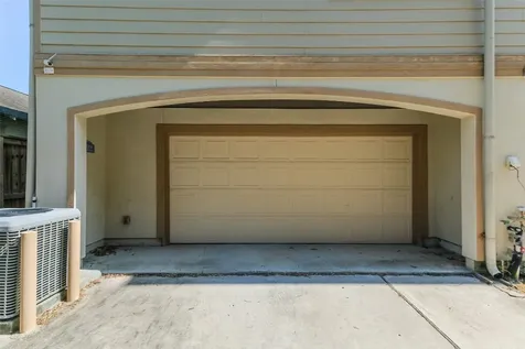2014 Mcllhenny Street Houston TX 77004