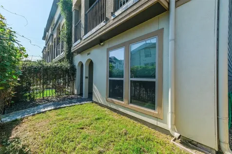 2014 Mcllhenny Street Houston TX 77004