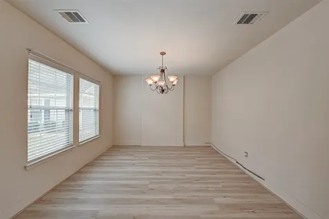 5827 Silver Oak Missouri City TX 77459