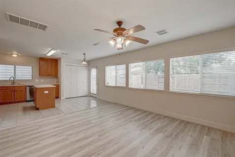5827 Silver Oak Missouri City TX 77459