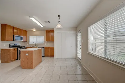 5827 Silver Oak Missouri City TX 77459