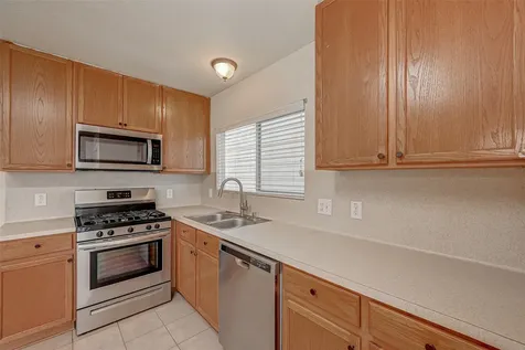 5827 Silver Oak Missouri City TX 77459