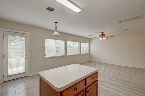 5827 Silver Oak Missouri City TX 77459