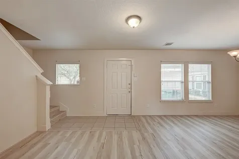 5827 Silver Oak Missouri City TX 77459