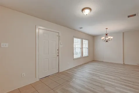 5827 Silver Oak Missouri City TX 77459
