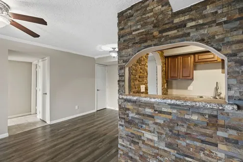 1860 White Oak Drive 355 Houston TX 77009