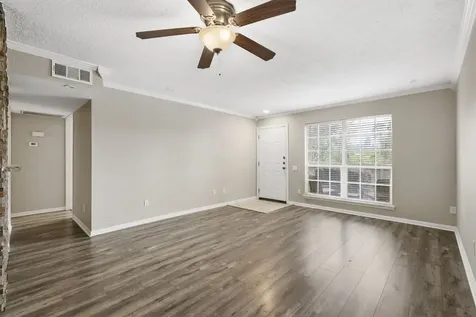 1860 White Oak Drive 355 Houston TX 77009