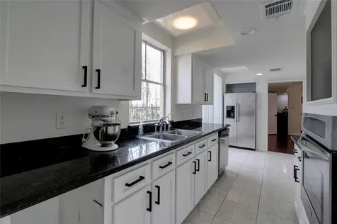 5985 Inwood Drive Houston TX 77057
