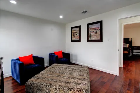5985 Inwood Drive Houston TX 77057