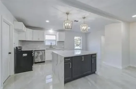5230 W Bellfort Avenue Houston TX 77035