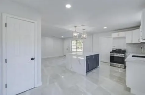 5230 W Bellfort Avenue Houston TX 77035