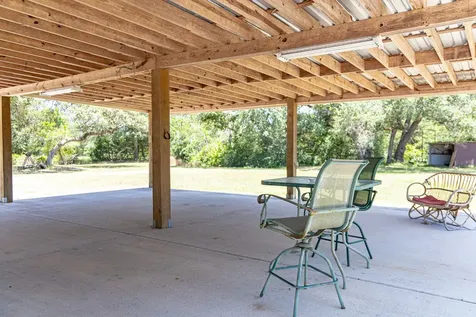 14751 Fm 530 Hallettsville TX 77964