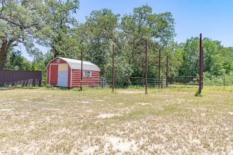 14751 Fm 530 Hallettsville TX 77964