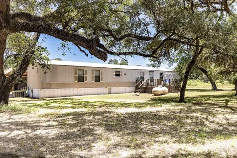 14751 Fm 530 Hallettsville TX 77964