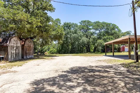 14751 Fm 530 Hallettsville TX 77964