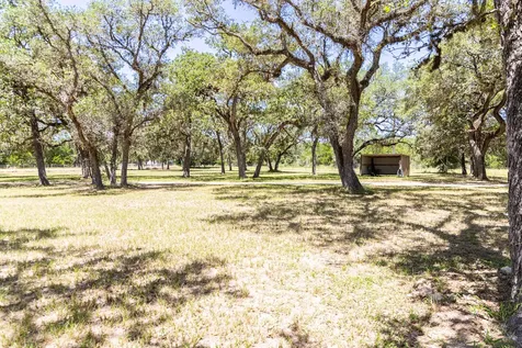 14751 Fm 530 Hallettsville TX 77964