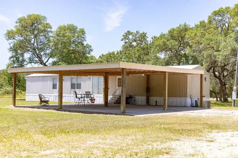 14751 Fm 530 Hallettsville TX 77964