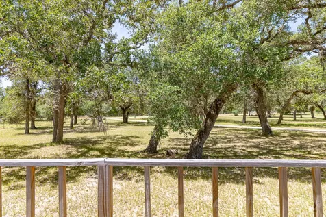 14751 Fm 530 Hallettsville TX 77964