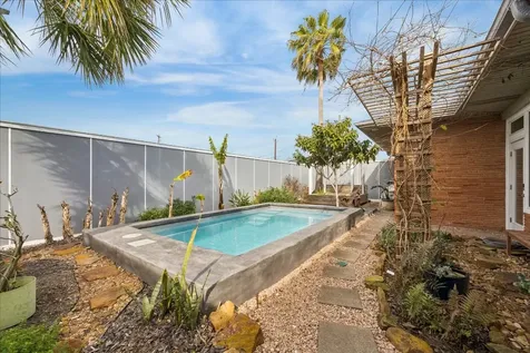 6 Cedar Lawn Circle Galveston TX 77551