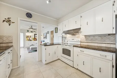 6 Cedar Lawn Circle Galveston TX 77551