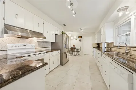 6 Cedar Lawn Circle Galveston TX 77551