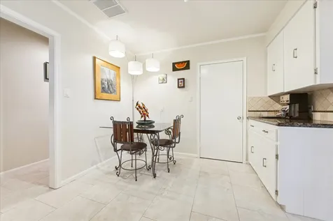 6 Cedar Lawn Circle Galveston TX 77551