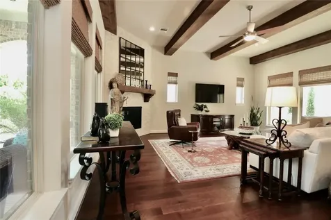 51 Woodglade Way Tomball TX 77375