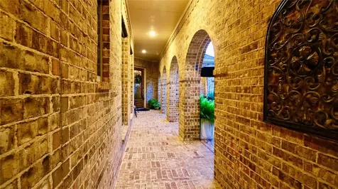 51 Woodglade Way Tomball TX 77375