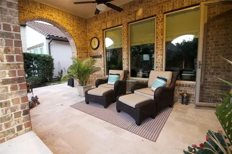 51 Woodglade Way Tomball TX 77375