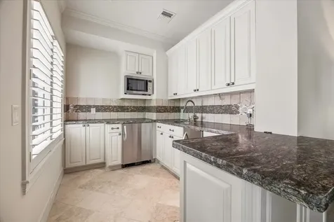 802 Country Lane Houston TX 77024
