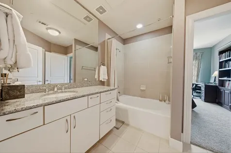 3333 Allen Parkway 709 Houston TX 77019