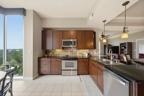 3333 Allen Parkway 709 Houston TX 77019