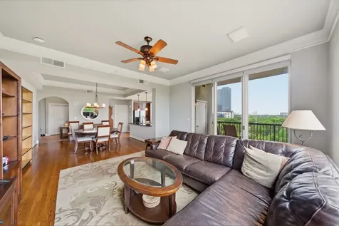 3333 Allen Parkway 709 Houston TX 77019