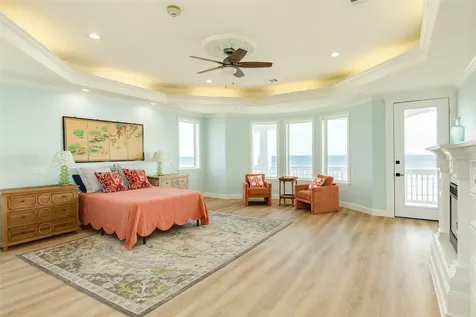 12207 Hershey Beach Galveston TX 77554