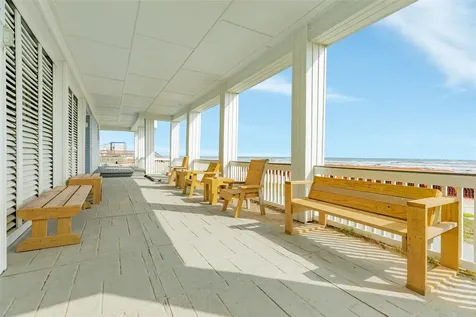 12207 Hershey Beach Galveston TX 77554
