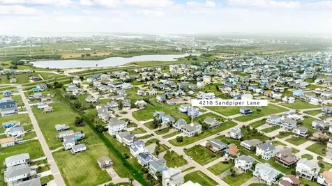 4210 Sandpiper Galveston TX 77554