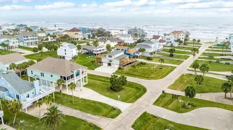 4210 Sandpiper Galveston TX 77554